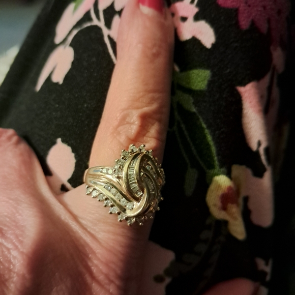 10kt diamond dinner ring